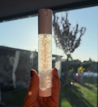 „✨ Objev luxusní sílu perel ✨ Naše Pearl Serum kombinuje perlový extrakt, mořské polysacharidy a fermentovaný komplex pro...